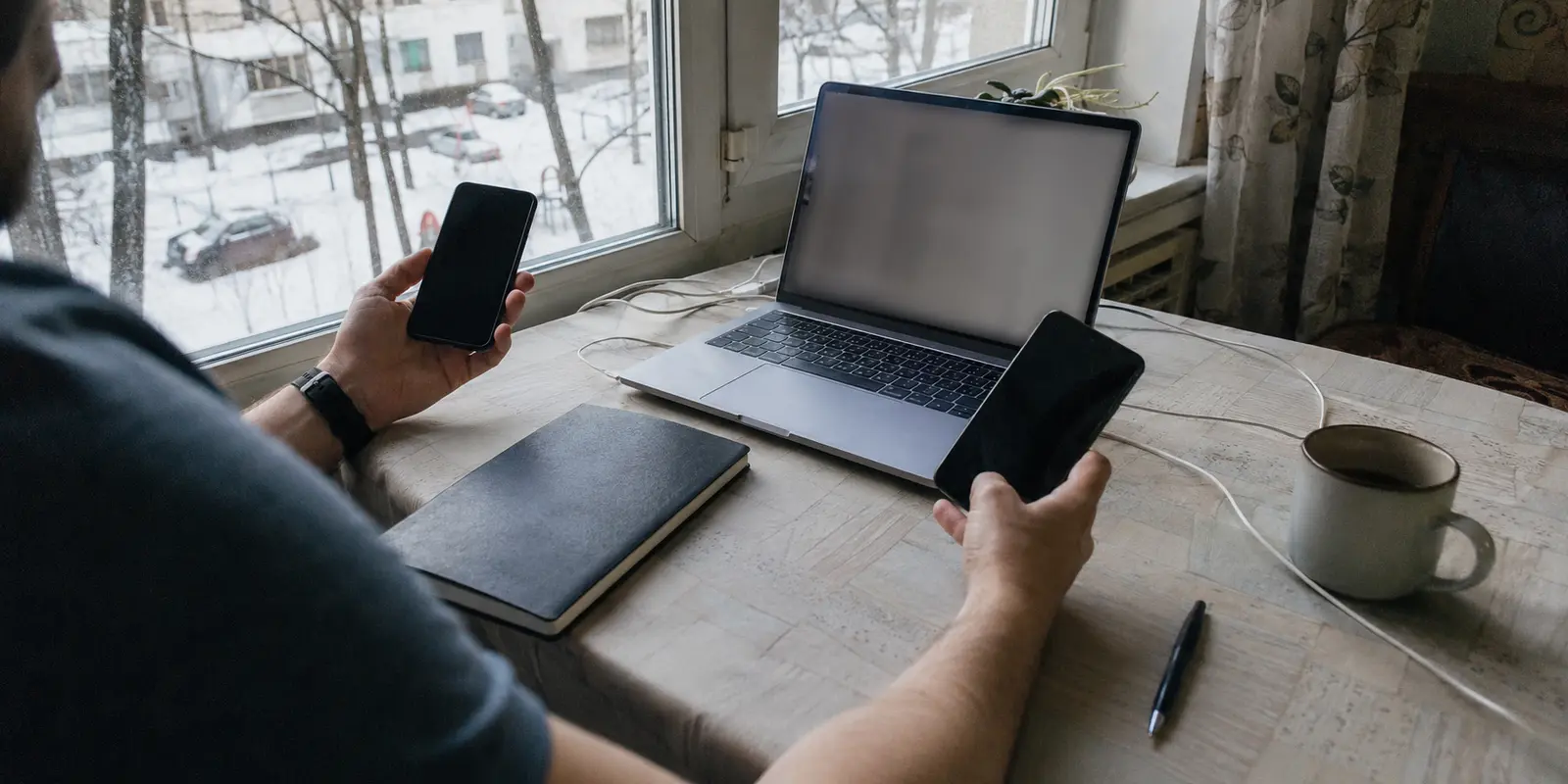 أي VPN يتيح اختيار البروتوكول على iPhone وAndroid وWindows؟ عندما يصبح التحكم اليدوي عبئًا على ثلاثة أجهزة