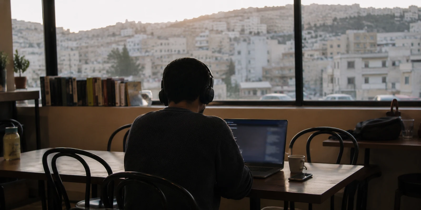 هل الـVPN محظور في الأردن؟ أم أن بعض الشبكات والبروتوكولات هي التي تفشل؟